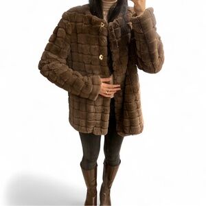 Chocolate Brown Faux Fur Grid Coat – Soft Plush Jacket, Size XS, Elegant & Cozy